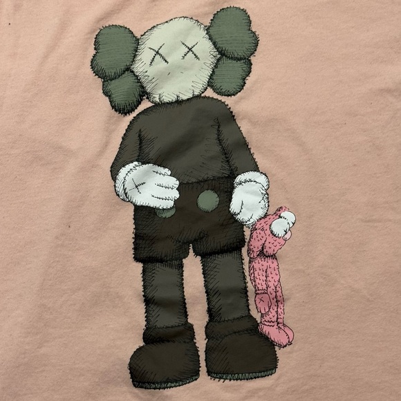 Kaws x Uniqlo Graphic Tee - Picture 2 of 3